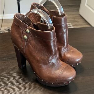 Ugg Ambrosia Brown Leather Studded Heeled Platform Boots 9.5